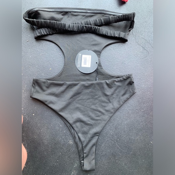 Cutting corners swim/bodysuit - Picture 3 of 5